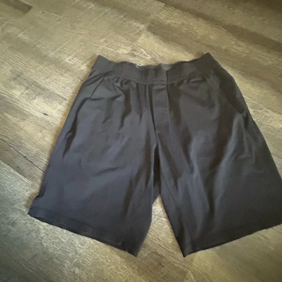 Lululemon Black Activewear shorts - Picture 2 of 6